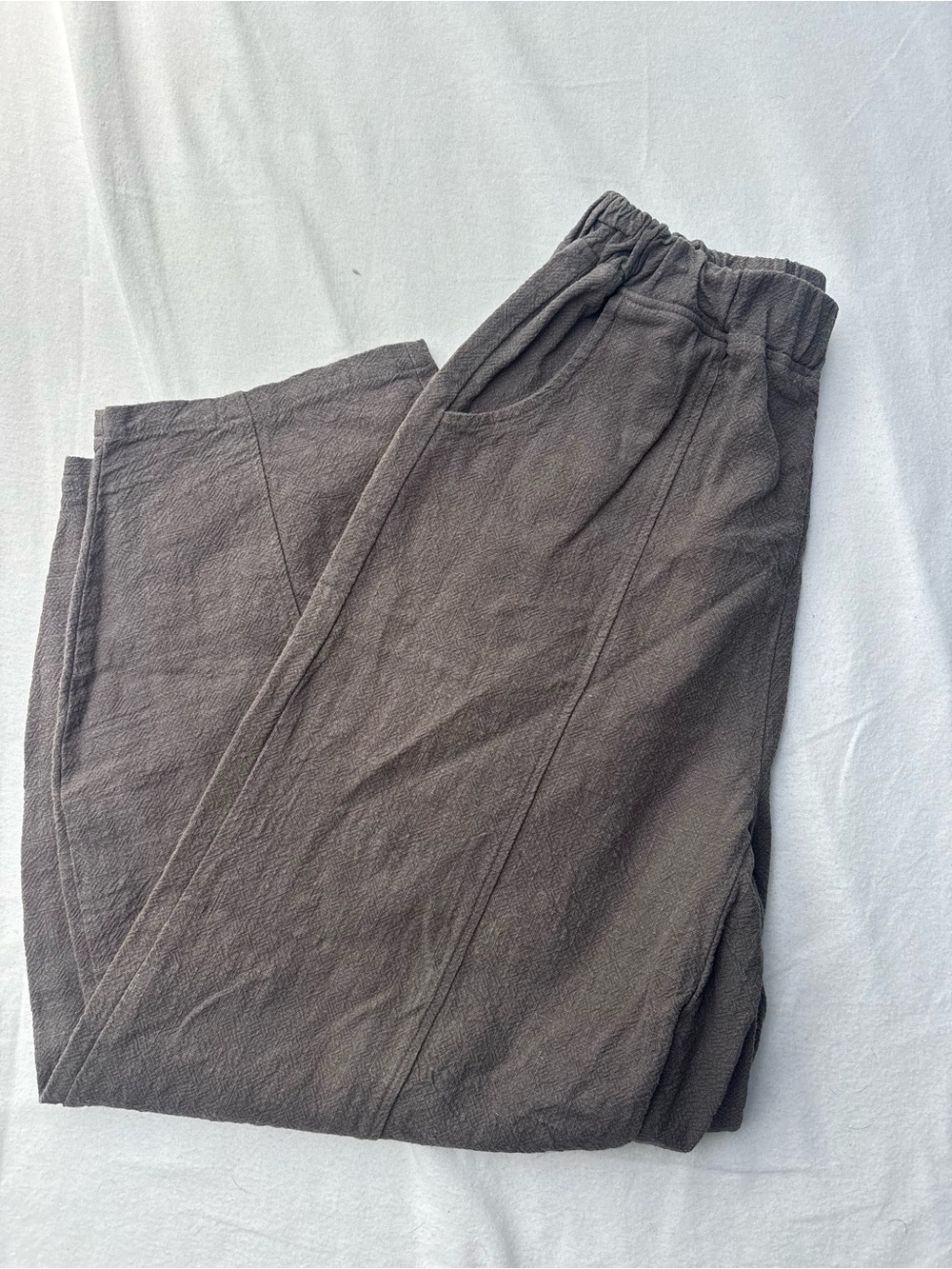 Relaxed Wide-Leg Balloon Pants in Charcoal - Picture 8 of 9